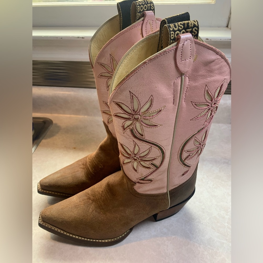 Western women’s cowboy boots